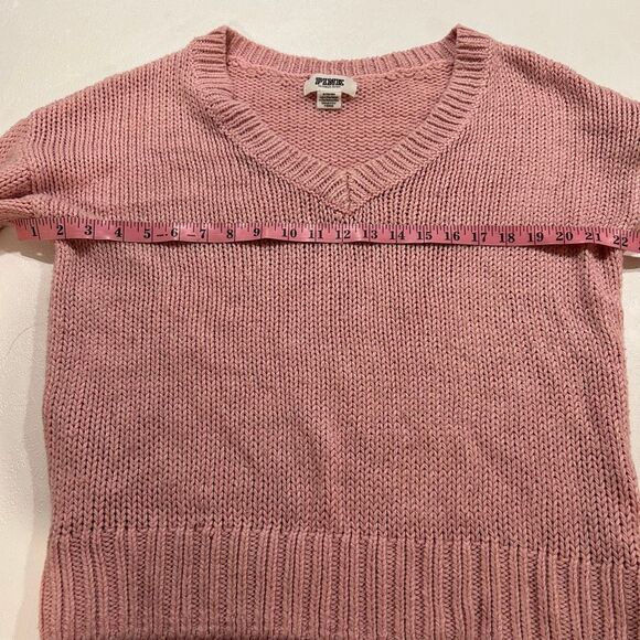 PINK Victoria’s Secret Women’s Medium Pink Chunky Knit V-Neck Sweater - Picture 4 of 5
